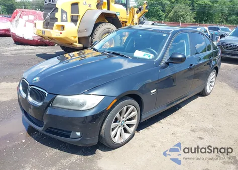 2011 BMW 328I xDrive z USA, uszkodzony, nr VIN WBAPK7C54BA819371